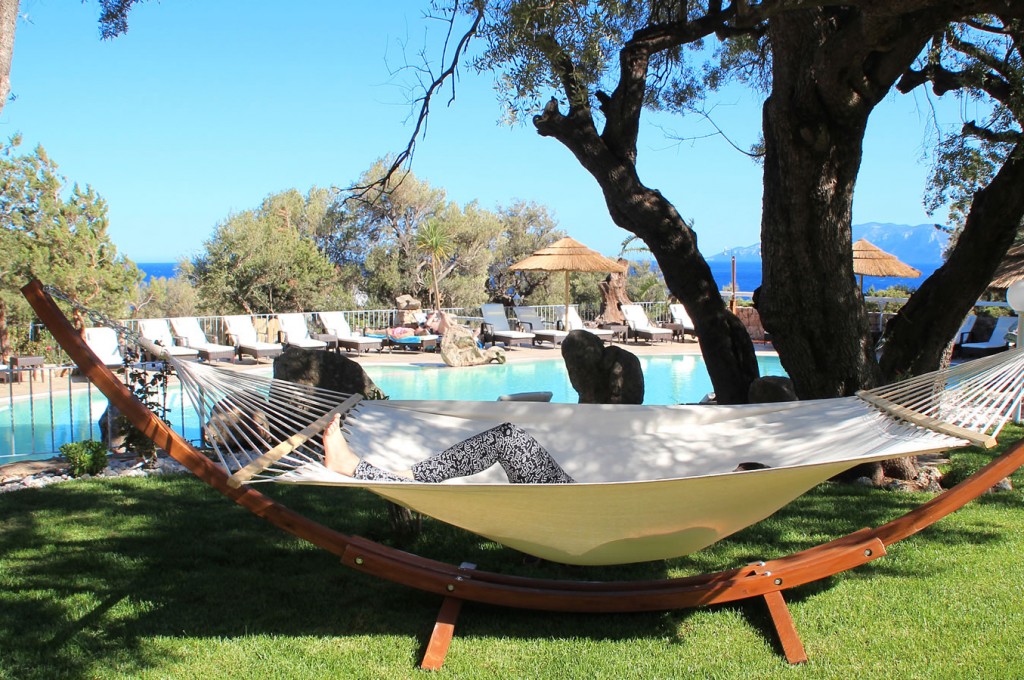 club-hotel-residence-cala-gonone-sardegna-la-piscina