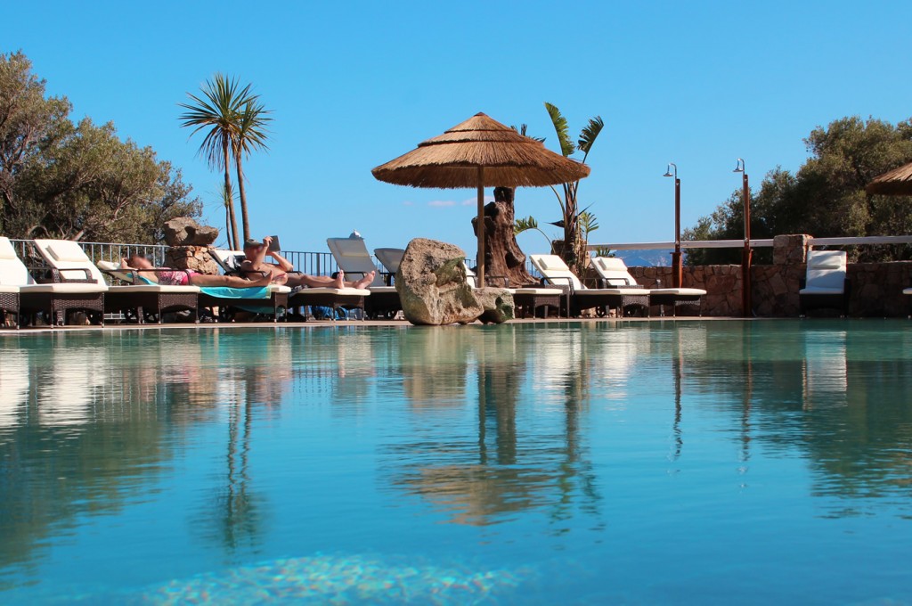 club-hotel-residence-cala-gonone-sardegna-la-piscina5